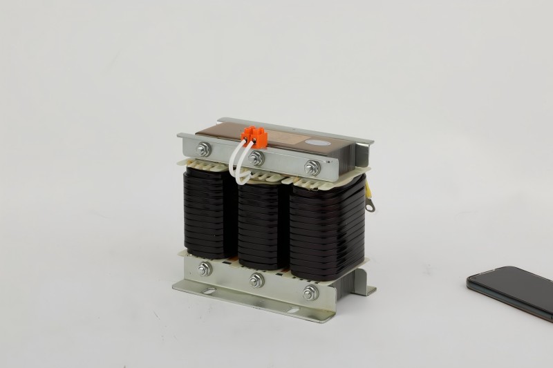 Como os reatores resolvem o problema da explosão do capacitor?