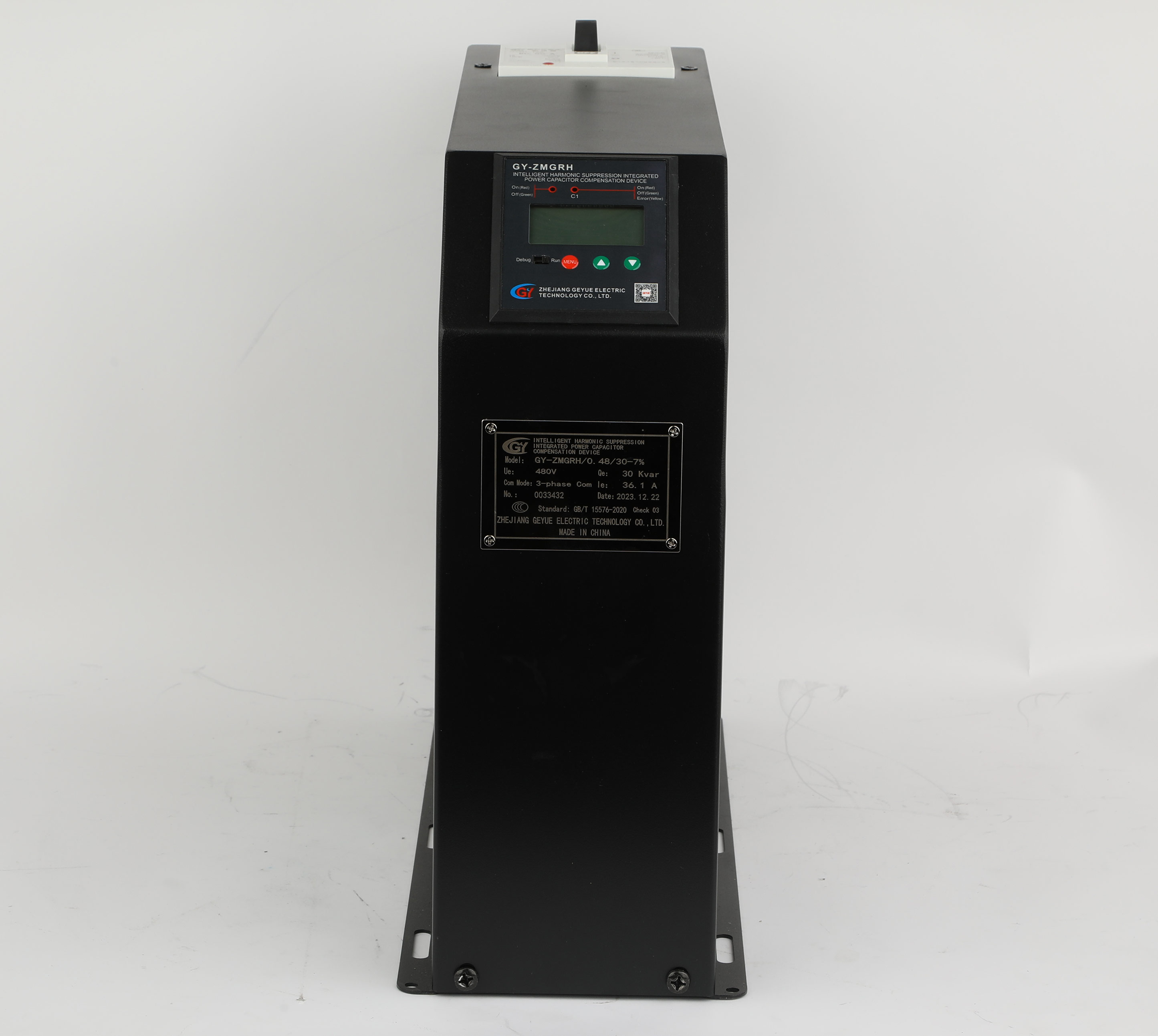 Quais são os principais indicadores de desempenho de um capacitor anti-harmônico ao operar em um ambiente poluído?